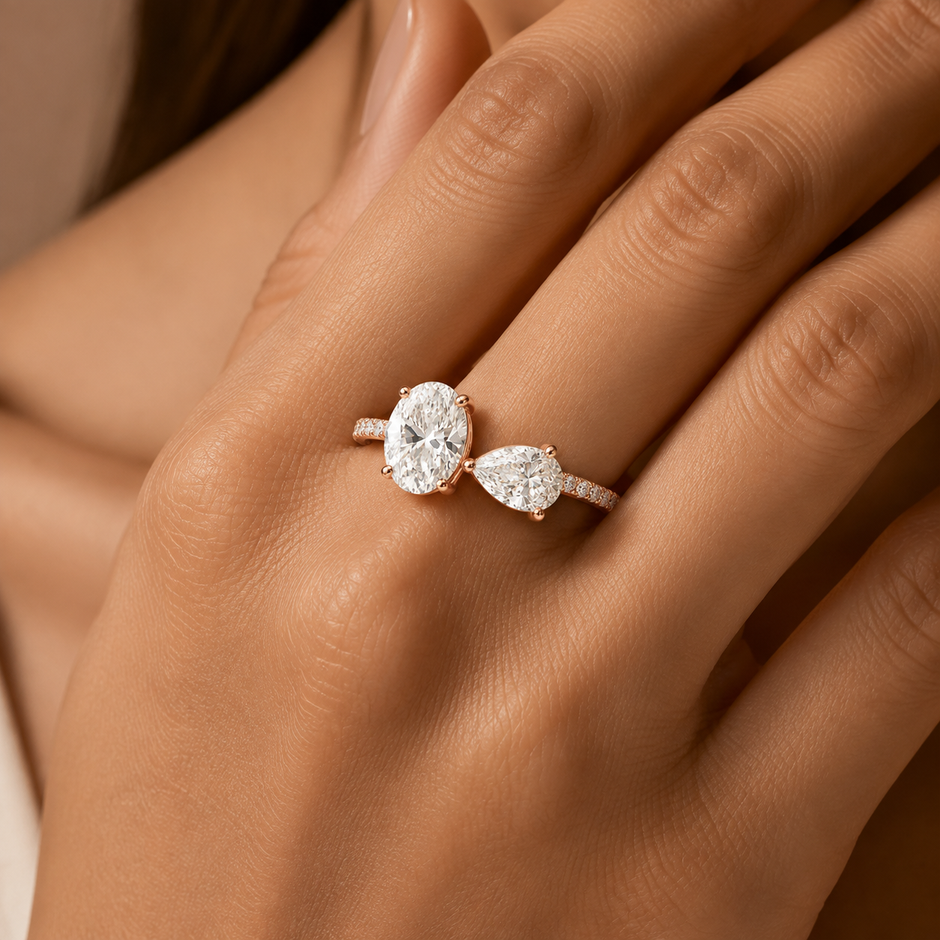 Model wearing Eternal Duo Toi et Moi lab-grown diamond ring in 18K rose gold