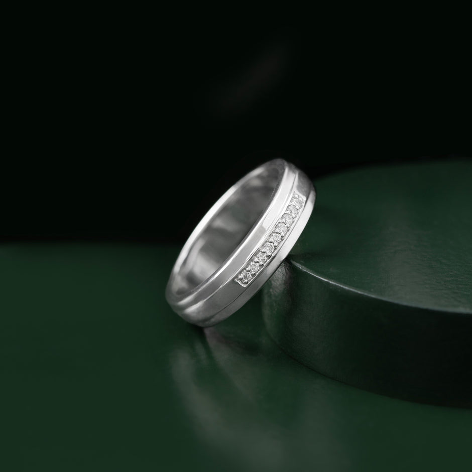 Elegant Men Diamond Ring