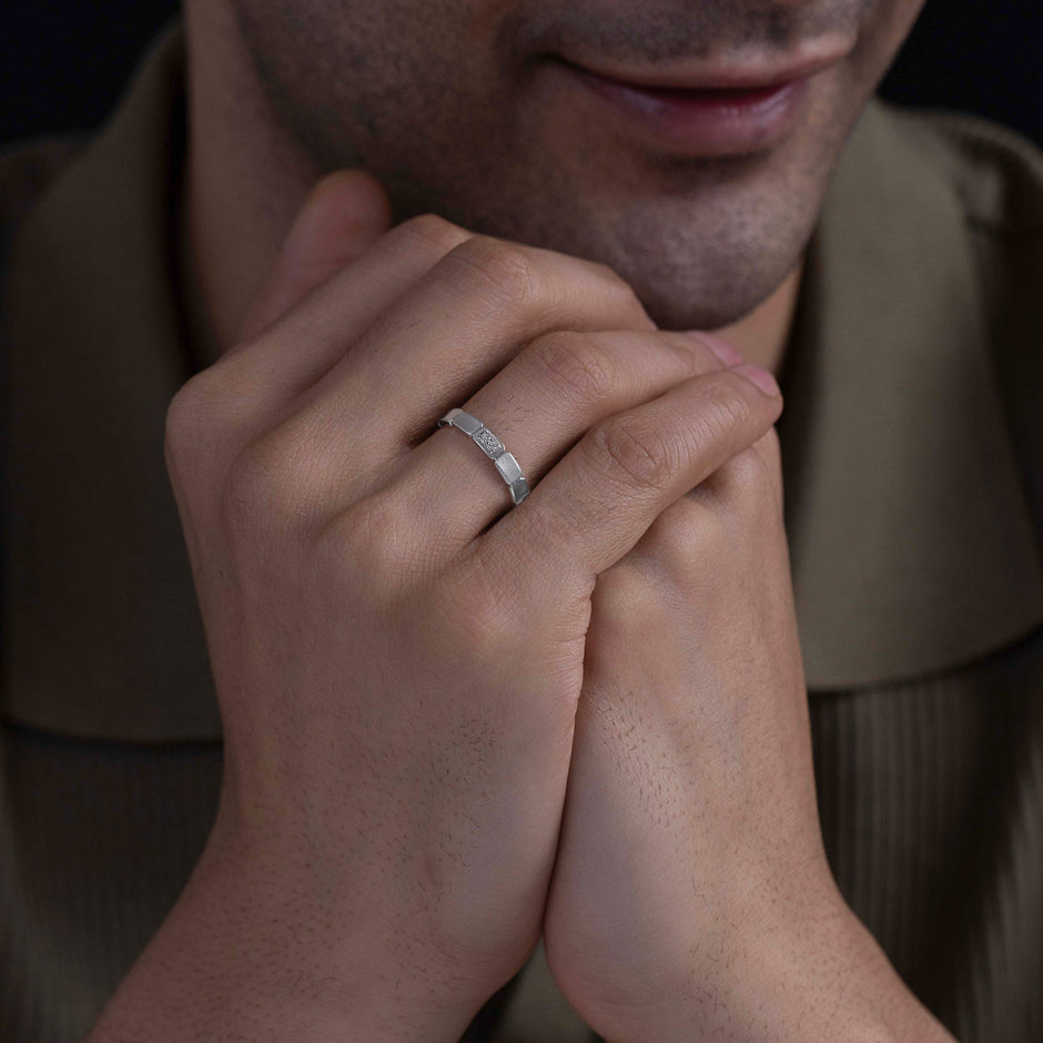 The Hexa-Link Men Diamond Ring