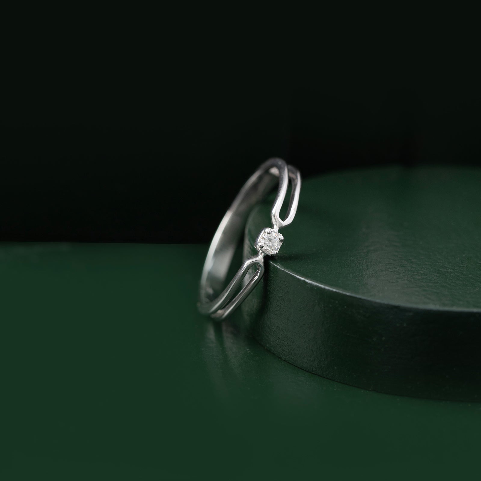 The Twin Loop Gold Diamond Ring