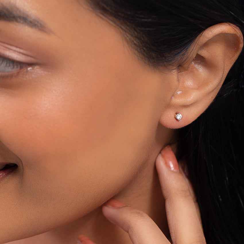 Solitaire Gold Diamond Earrings