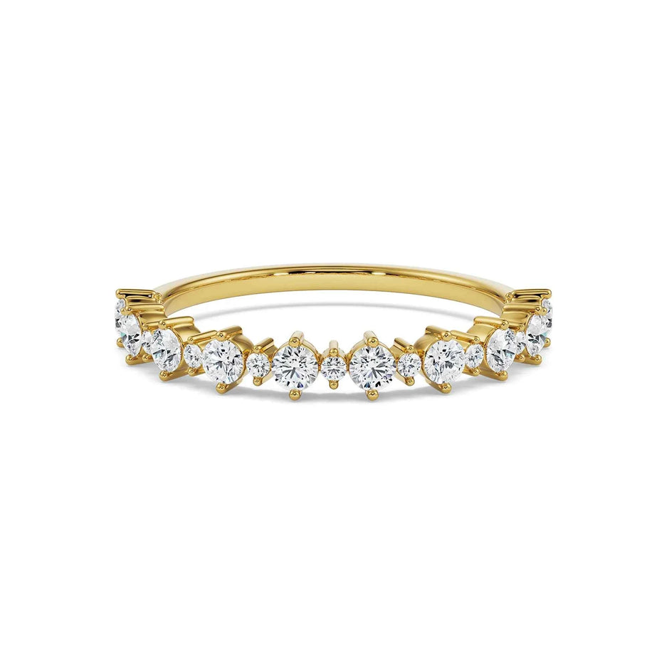 Graduated Round Diamond Gold Ring