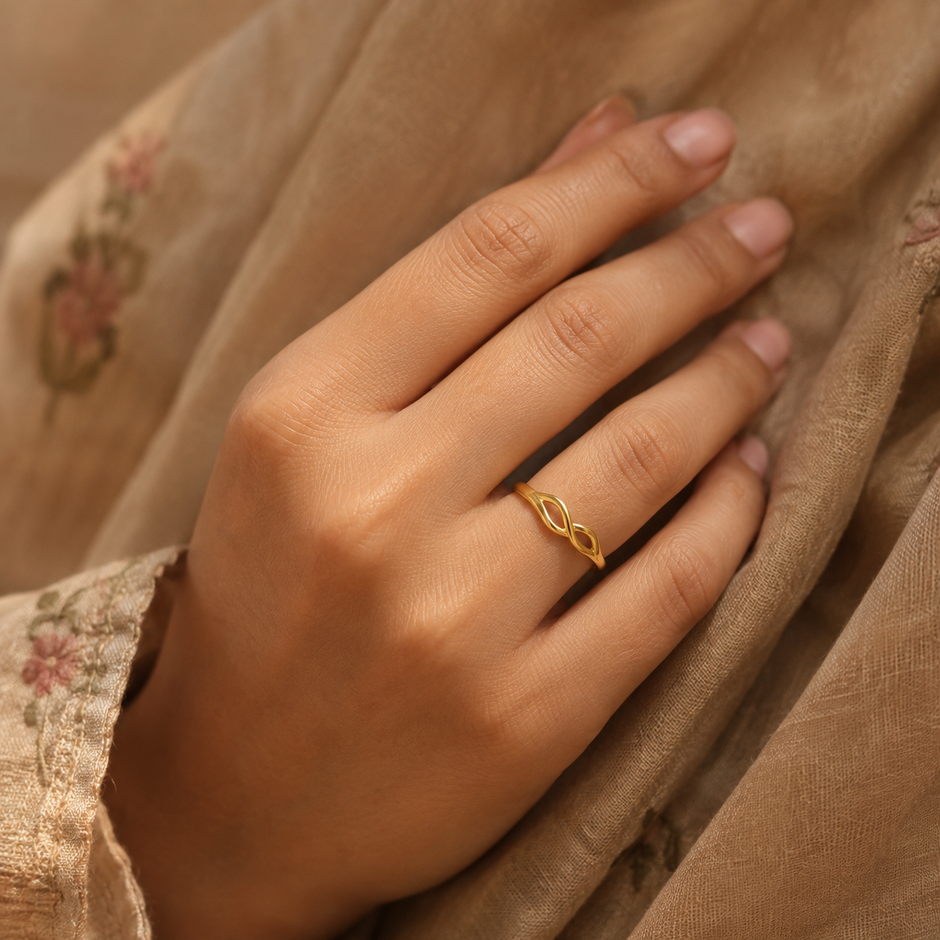 Noor Wave Plain Ladies Gold Ring for women in Pakistan, yellow gold ring worn on a Pakistani woman's hand